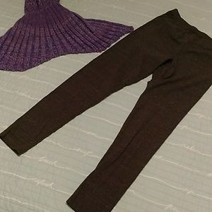 Dark green leggings.